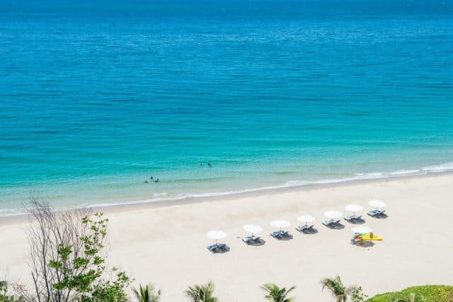 biển nha trang khánh hòa, biển nước xanh, biển đẹp việt nam