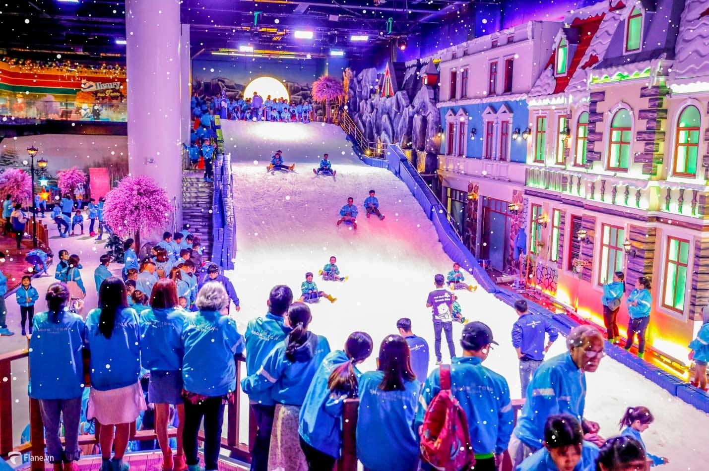 snow town quận 2, tuyết giữa lòng sài gòn, thuê xe tự lái, thuê xe dịp lễ, thuê xe du lịch, thuê xe tp hồ chí minh, thuê xe đà nẵng