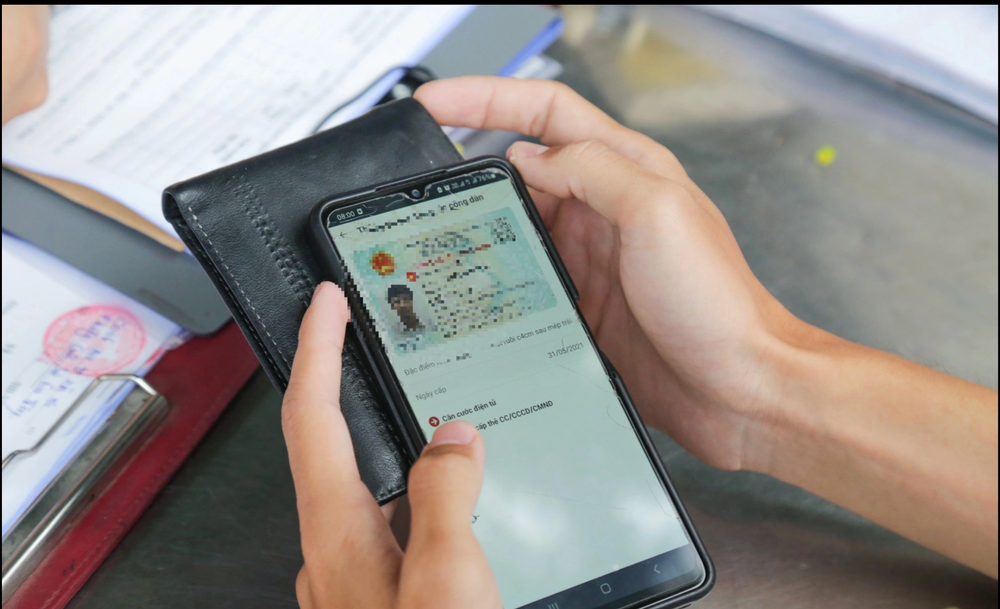 Cục CSGT đề xuất cho phép người dân chỉ sử dụng giấy phép lái xe điện tử post image