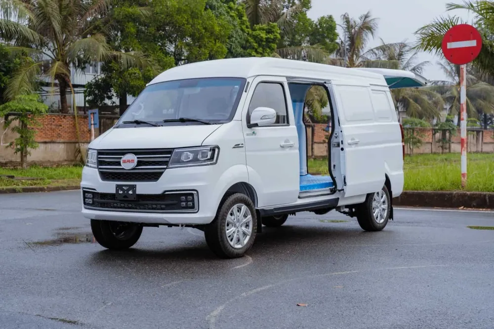 Đường Cấm Ô Tô Tải Có Áp Dụng Với Xe Tải Van Không? Tài Xế Cần Biết