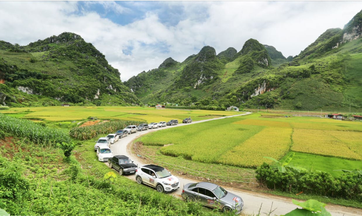 thuê xe đi phượt, thuê xe tự lái, thuê xe đà nẵng, thuê xe tp hồ chí minh, thuê xe 7 chỗ, bonboncar, thuê xe 4 chỗ