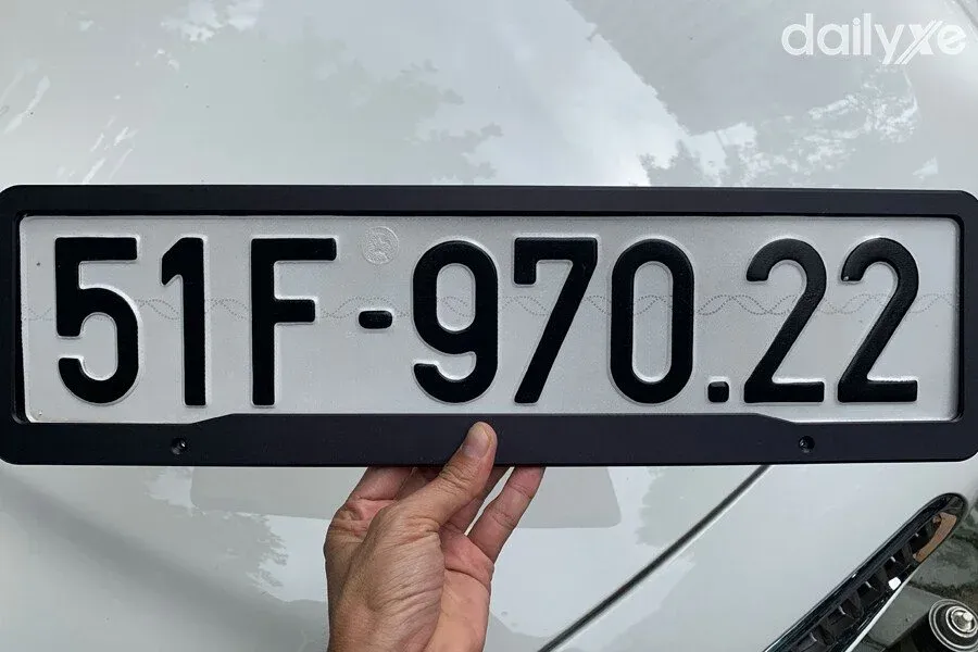 Hướng Dẫn Chi Tiết Cách Bấm Biển Số Xe Online Trên VNeID 2025