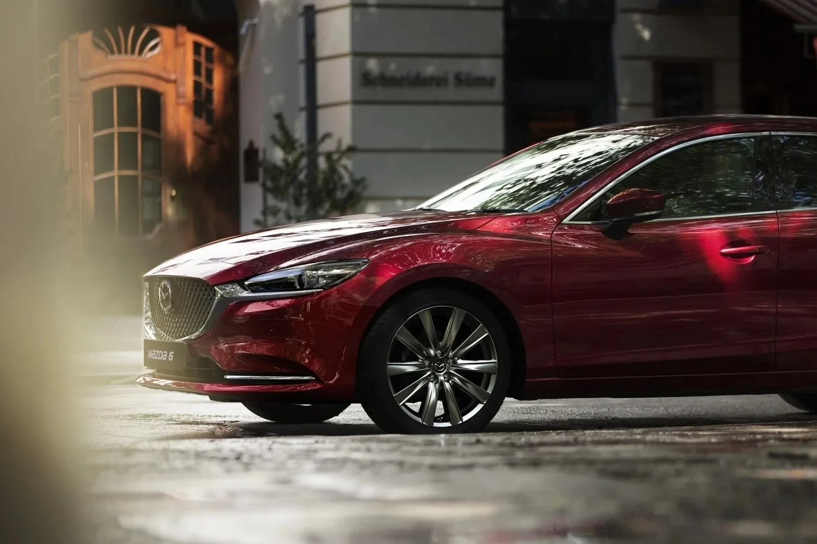 Danh Sách Ô Tô Ngừng Bán Tại Việt Nam 2025: Từ "Cựu Vương" MPV Đến Xe Thể Thao Kén Khách