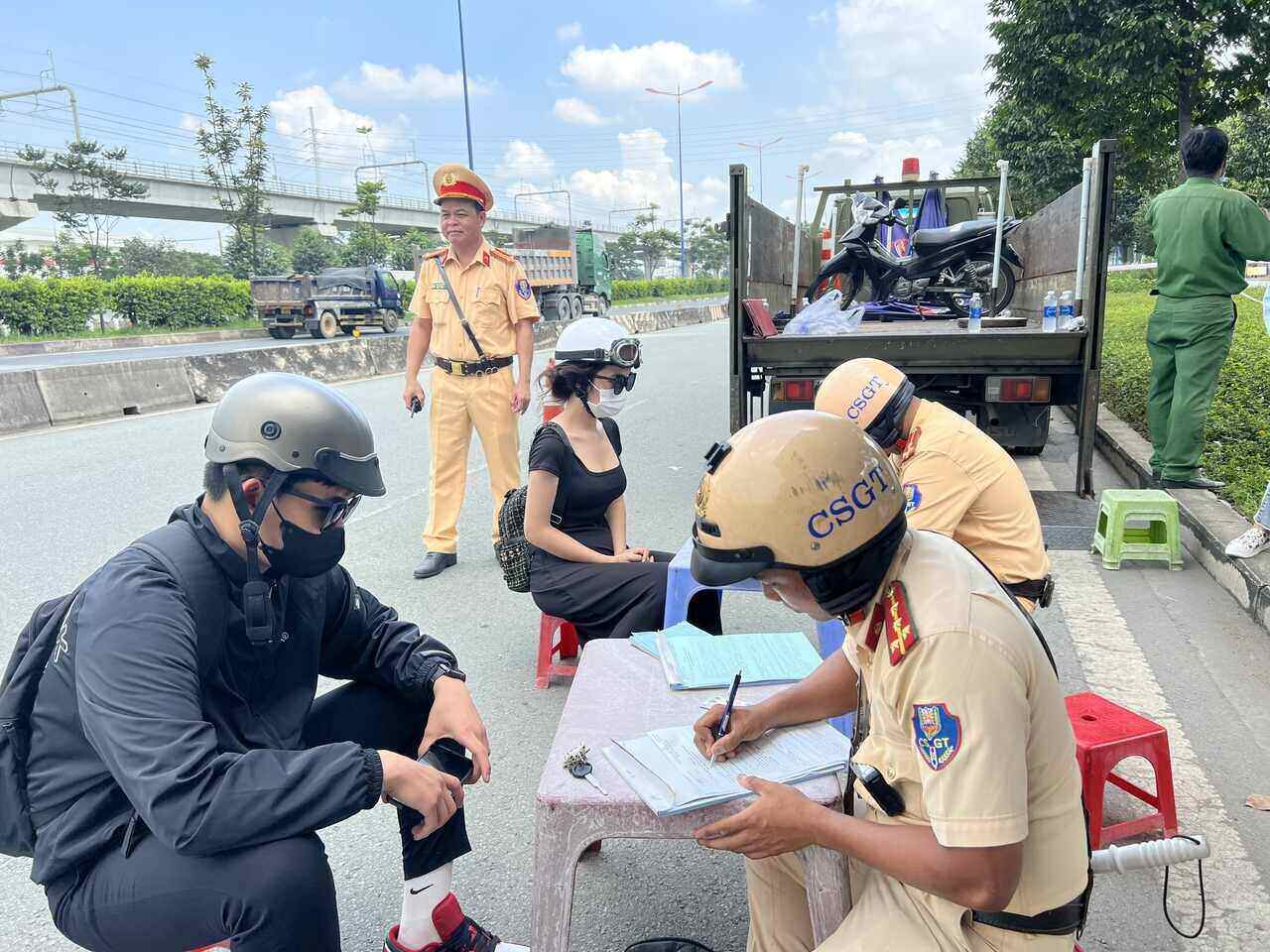 Mức Phạt Chạy Quá Tốc Độ 2026: Cập Nhật Mới Nhất Cho Ô Tô & Xe Máy